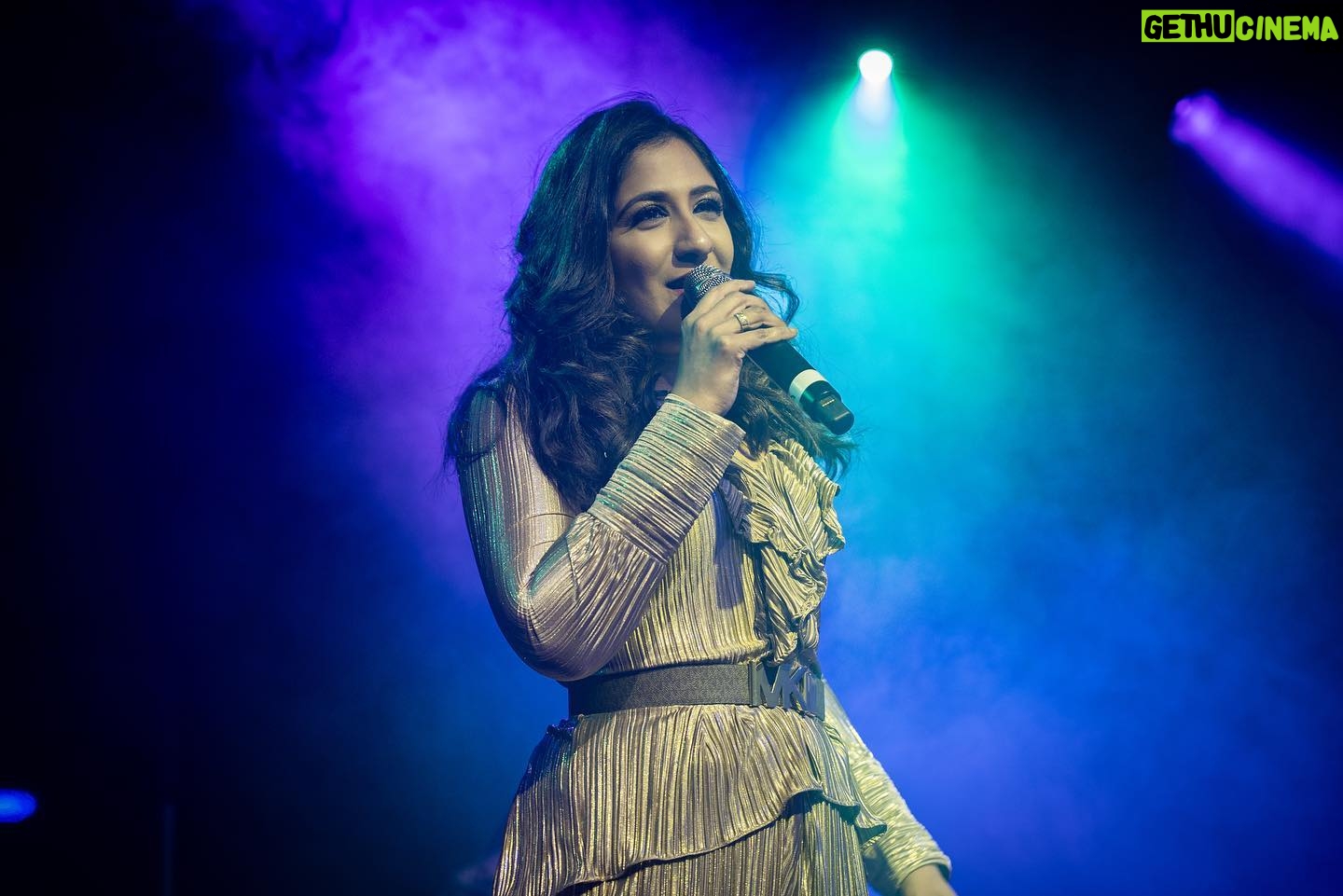 Shweta Mohan Instagram - Innum Konjam Isai Tour 2023 featuring Vijay Yesudas, Shweta Mohan and Haricharan Seshadri in Birmingham and London 🎶 Capturing the electrifying energy of the trio’s concert! 🎤🔥 From the heart-pounding beats to the soul-stirring melodies, they took the stage by storm. A night filled with music, passion, and pure talent. Witness the highlights of an unforgettable performance. 🎵✨ Event organiser: @ukeventlife Tour manager: @njadoonanan Outfits: @bridal__empire_parisdubai Band: @bennetandtheband Hosts: @anusrisnair @ranyajac Hair and Makeup: @jansika_s and @bridal__empire_parisdubai Promoter: @gowtham_gsz