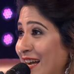 Shweta Mohan Instagram - Let the Thunder ⛈️ Roll ✨️✨️ Original song credits to Composer - @arrahman Singer - @shreyaghoshal Lyrics - Gulzar Movie - Guru Video credits to the Respective owners @starmaa Super Singer Show Barso Re - Performed by @_shwetamohan_ Arranged by Band - Sai & Pavan @saikumarkeys @pavankumar.rhy Mixing engineer - @sureshrajramachandran #shweta #shwetamohan #supersinger #shwetamohansingsforyou #shreyaghoshal #arr #arrahman #guru
