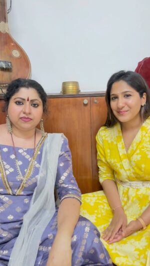 Shweta Mohan Instagram - Its time for swethas class . Just singing a challenging sangathis composition of Oothukkadu venkata subbayyar in the raga panthuvarali @_shwetamohan_