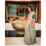 Shweta Mohan Instagram - HAPPY NEW YEAR dear all ❤️🎶💝🎉💥🌟💫🎵 Wishing you all a happy, healthy and peaceful year ahead ! 📸 - @njadoonanan Outfit - @couturechennai