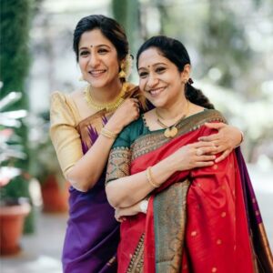 Shweta Mohan Instagram - It's my Amma's bday !! @sujathamohanofficial 🎈🎂🥳💓💕💞
Lucky to be born to this angel 😇 
Seeking all your prayers and blessings for Amma on her bday today and always 🙏🏽🎶