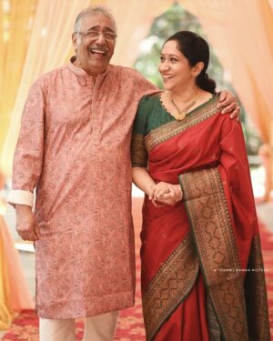 Shweta Mohan Instagram - പ്രണയത്തിന് എന്നും ചെറുപ്പമാണ് ❣️
നീ ചേർന്ന് നിൽക്കുമ്പോൾ എല്ലാം മറക്കും ഞാൻ ❣️❣️❣️

@sujathamohanofficial
@vishakrish50
@_shwetamohan_ @thammy_raman_entertainments

➡️USE YOUR HEADPHONES ⬅️

👉Please contact credit issues DM
@sujathamohanfanpage

➡️➡️➡️➡️FOLLOW ➡️➡️➡️➡️
#sujathamohanfanpage 
#sujathamohanofficialfanpage
@sujathamohanfanpage

#superlady #shwetamohan #shweta #vidyasagar #ninakkentemanasile #radhikathilakdaughterwedding #marriagefunction #photoshoot #sujatha #sujathamohanfanpage  #sujathamohan🎼🎵🎶💞💝👌💓💟💕 #sujathamohansongs  #sujathamohan  #sujathamohanofficial #sujathamohanvoice #sujathamohantamilhits #sujathasinger #sujathamohanofficialfanpage #sujathamohanlovelyvoice #sujathamohansong #sujathamohanfans #sujathamohanfansclub #sujathamohanhits #sujathamohanfangirl #sujathamohanwhatsappstatus  #sujathamohanfanpageofficial #sujathamohansinger  #sujathamohan❤️