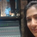 Shweta Mohan Instagram - We are recording the Queen of Hindustani Classical for a beautiful Indie song right now 💞💖❤️🎵😍 And she @kaushiki_sings is killing ittt 🎵🥳💥 @ashwinflute @manojyadavwrites @taginstitute