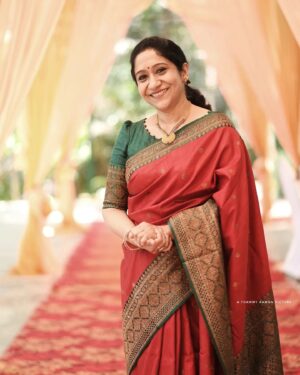 Shweta Mohan Instagram - പ്രണയത്തിന് എന്നും ചെറുപ്പമാണ് ❣️
നീ ചേർന്ന് നിൽക്കുമ്പോൾ എല്ലാം മറക്കും ഞാൻ ❣️❣️❣️

@sujathamohanofficial
@vishakrish50
@_shwetamohan_ @thammy_raman_entertainments

➡️USE YOUR HEADPHONES ⬅️

👉Please contact credit issues DM
@sujathamohanfanpage

➡️➡️➡️➡️FOLLOW ➡️➡️➡️➡️
#sujathamohanfanpage 
#sujathamohanofficialfanpage
@sujathamohanfanpage

#superlady #shwetamohan #shweta #vidyasagar #ninakkentemanasile #radhikathilakdaughterwedding #marriagefunction #photoshoot #sujatha #sujathamohanfanpage  #sujathamohan🎼🎵🎶💞💝👌💓💟💕 #sujathamohansongs  #sujathamohan  #sujathamohanofficial #sujathamohanvoice #sujathamohantamilhits #sujathasinger #sujathamohanofficialfanpage #sujathamohanlovelyvoice #sujathamohansong #sujathamohanfans #sujathamohanfansclub #sujathamohanhits #sujathamohanfangirl #sujathamohanwhatsappstatus  #sujathamohanfanpageofficial #sujathamohansinger  #sujathamohan❤️