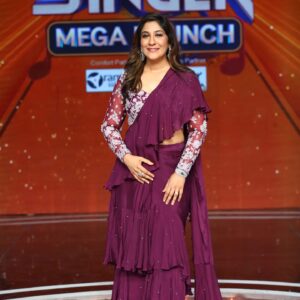 Shweta Mohan Instagram - 💜🤍💜 #SuperSingeronStarMaa

Styled by : @aayeshaa.mariam
Outfit: @issadesignerstudio
Accessories: @kushalsfashionjewellery