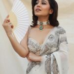 Shweta Tripathi Instagram - बिजली ⚡️ गिराने मैं हूँ आयी कहते हैं मुझको.. Wearing and celebrating @jade_bymk Jewellery @jadaujewellerybyfalgunimehta Beauty & mane @sofiexhmu___ Styled by @who_wore_what_when 📸 @sagarmohite96