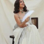 Shweta Tripathi Instagram - बिजली ⚡️ गिराने मैं हूँ आयी कहते हैं मुझको.. Wearing and celebrating @jade_bymk Jewellery @jadaujewellerybyfalgunimehta Beauty & mane @sofiexhmu___ Styled by @who_wore_what_when 📸 @sagarmohite96