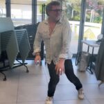 Shy’m Instagram – Couteau suisse antillais maggle 🦸🏽‍♀️
(les doigts dans ces trous de nez 🤘🏽)