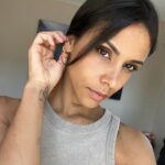 Shy'm Instagram - Des bas résilles ce liner
