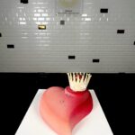 Shy'm Instagram - Un cœur couronné à l’image de celui de @princessemargot_officiel … La fête des mères arrive, il faut absolument faire goûter cet entremet à vos mamans. Car au delà de ce qu’il représente, et grâce au talent ineffable d’ @etienneleroys , il est BON SA MÈRE 😆😬🩷 (pêche, framboise, jasmin, fort validé par la mienne 🤤🤌🏽 ) Merci @etienneleroys pour ta créativité, ta sensibilité, ta générosité, ta gentillesse… Merci @lenotre pour ce featuring 🤌🏽 Merci @murielhattab pour nos petits héros de @princessemargot_officiel . On continue 🩷 Beaucoup trop de fierté et de bonheur à être à vos côtés. Merci @anissa_dbla d’avoir rendu cela possible. 🫂