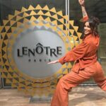 Shy'm Instagram - Un cœur couronné à l’image de celui de @princessemargot_officiel … La fête des mères arrive, il faut absolument faire goûter cet entremet à vos mamans. Car au delà de ce qu’il représente, et grâce au talent ineffable d’ @etienneleroys , il est BON SA MÈRE 😆😬🩷 (pêche, framboise, jasmin, fort validé par la mienne 🤤🤌🏽 ) Merci @etienneleroys pour ta créativité, ta sensibilité, ta générosité, ta gentillesse… Merci @lenotre pour ce featuring 🤌🏽 Merci @murielhattab pour nos petits héros de @princessemargot_officiel . On continue 🩷 Beaucoup trop de fierté et de bonheur à être à vos côtés. Merci @anissa_dbla d’avoir rendu cela possible. 🫂