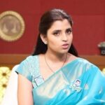 Shyamala Instagram – *ఆ పార్టీలో సామాన్యుల ఆశలు గల్లంతేనా*

*ఇన్నాళ్లు పార్టీకోసం చెమటోడ్చి భార్య పిల్లలకు దూరంగా ఉంటూ పనిచేయడం వృధానేనా*

*ఆయనా అందరిలాంటి నాయకుడేనా-కాసులున్నోడికే అవకాశం అంటారా*

ఇన్ని అవమానాలు పడుతూ అవకాశాలు లేని పార్టీలో ఉంటూ అమ్మలాంటి పార్టీలో అన్నలాంటి నాయకుడి పాలనలో అభివృద్ధి ఫలాలు అందుకుంటూ బంగారు భవిష్యత్ నిర్మించుకోవడం ఉత్తమం కాదంటారా ఒక్కసారి ఒకే ఒక్కసారి ఒక్క నిమిషం అలోచించి ఓటు వేయండి..మే 13 ఫ్యాన్ గుర్తుకు ఓటు వేసి మీ ఆత్మాభిమానాన్ని నిలబెట్టుకోండి..

శ్యామల రెడ్డి 
సినీ నటి-వైసిపి నాయకురాలు  @ysjagan @ysbharathireddy @ysrcongress @ysrcp_andhrapradesh @ysrcpsocial @vijayasaireddyofficial @sajjalaramakrishnaareddy @yvsubbareddyofficial @vangageethaviswanadh @drbotchajhansi @meebotchasatyanarayana @avanthisrinivasarao @sakshihdtv @ysrcp_denduluru @ysrcpofficial @ysrcp_kadapa_jagan_anna_army @ysrcp_kadapa_
