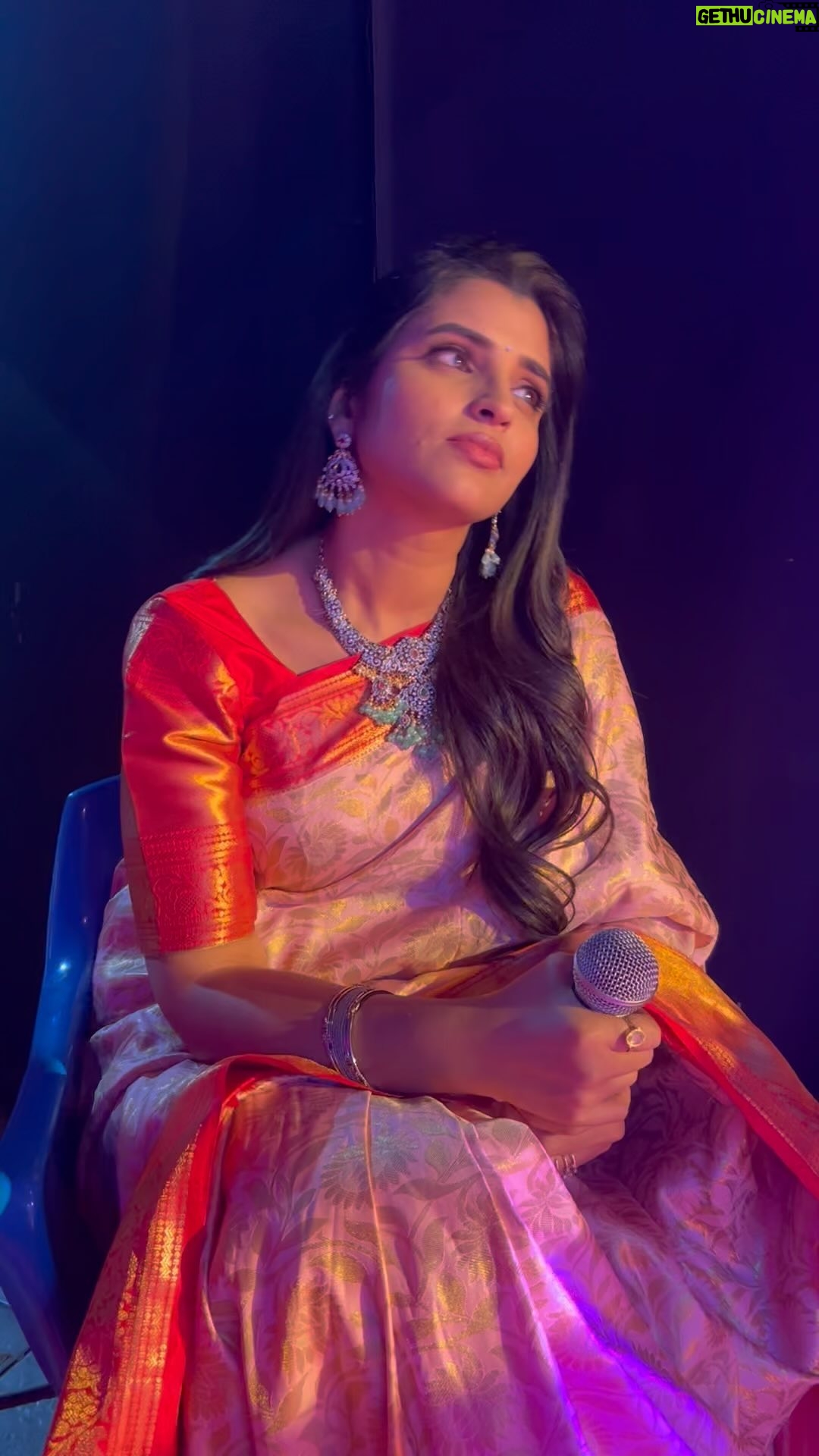 Shyamala Instagram - Lost ….! #music #lyrics #candid saree from @joshnikacollections Jewellery by @aadvika_collectionllc