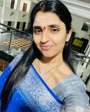 Shyamala Instagram - #srisailam #sparsha #darshan 🙏 #greatvibes  Saree @snithikacollection