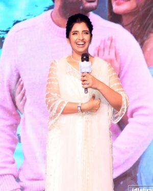 Shyamala Instagram - Who needs colours …? When we look fabulous in #white . #favcolor  Styled by : @impriyankasahajananda  Outfit :  @aaliyadeeba_official  Jewellery : @anyas_2020  Makeup : @vinod_bridelmakeupartist  Hair : Chandu