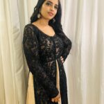 Shyamala Instagram – Styled by @impriyankasahajananda
Outfit @_anjali_jha_____ 
Accessories @kushalsfashionjewellery

#styledbypriyankasahajananda