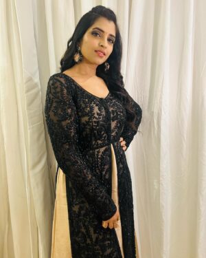 Shyamala Instagram - Styled by @impriyankasahajananda
Outfit @_anjali_jha_____ 
Accessories @kushalsfashionjewellery

#styledbypriyankasahajananda