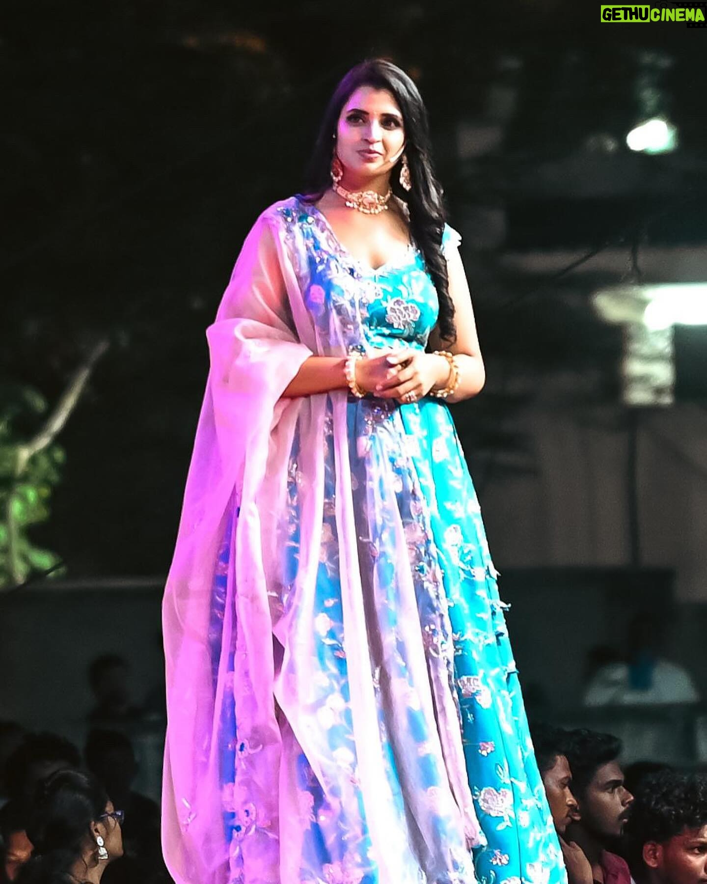 Shyamala Instagram - Just blue-ming 😊 Styling : @impriyankasahajananda Outfit : @srivichowdary Accessories: @kushalsfashionjewellery Makeup : @vinod_bridelmakeupartist Hair : @elegantbridalmakeovers