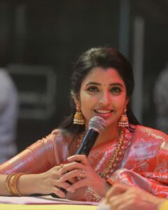 Shyamala Instagram - Get endless elegance via #saree 😊 This beautiful saree from @anvitha_collections Makeup : @vinod_bridelmakeupartist Hair : @elegantbridalmakeovers