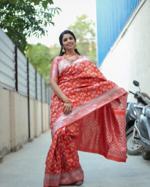 Shyamala Instagram - Get endless elegance via #saree 😊  This beautiful saree from @anvitha_collections  Makeup : @vinod_bridelmakeupartist  Hair : @elegantbridalmakeovers