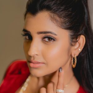 Shyamala Instagram - Life begins at the end of your comfort zone …! #newlook #newme  Styling : @greeshma_krishna.k  Blazer : @rvdesigner___  Jewellery: @fashioncurvee  Photography: @manoj_gangula  Makeup : @vinod_bridelmakeupartist  Hairstylist: @hair_by_bittu