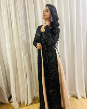 Shyamala Instagram - Styled by @impriyankasahajananda
Outfit @_anjali_jha_____ 
Accessories @kushalsfashionjewellery

#styledbypriyankasahajananda