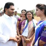 Shyamala Instagram - ఎన్నికల ప్రచారం లో భాగంగా గౌరవ ముఖ్యమంత్రి వర్యులు శ్రీ .వై .యస్ . జగన్మోహన రెడ్డి గారిని కలవడం జరిగింది . తరువాత YSRCP విశాఖపట్టణం ఎం .పి .అభ్యర్థి శ్రీ బొత్స ఝాన్సీ లక్ష్మి గారు అలాగే YSRCP ఎం .ఎల్ .ఏ అభ్యర్థి శ్రీ ముత్తంశెట్టి శ్రీనివాస రావు గారితో కలిసి మధురవాడ వాంబే కాలని ప్రజలని కలవడం జరిగింది @ysjagan @ysr@ys@ysrcp @drbotchajhansi @avanthisrinivasarao @drpriya @ysrcp_andhrapradesh @ysrcpsocial @sakshihdtv #siddham #vizag