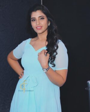 Shyamala Instagram - @syamalaofficial When Mrs. Syamala is hosting, everyone enjoys it because of her infectious smile. Not only is she a charming host, but she's also a brilliant actress, showcasing her talent in movies. 💕 

#filmcombat #syamala #host #anchor #tollywood #eaglemovieevent #celeb #actress #celebrity #cute #smile