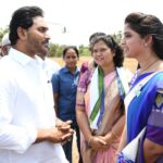 Shyamala Instagram – ఎన్నికల ప్రచారం లో భాగంగా  గౌరవ ముఖ్యమంత్రి వర్యులు శ్రీ .వై .యస్ . జగన్మోహన రెడ్డి గారిని  కలవడం జరిగింది . తరువాత YSRCP విశాఖపట్టణం ఎం .పి .అభ్యర్థి శ్రీ బొత్స ఝాన్సీ లక్ష్మి గారు అలాగే YSRCP ఎం .ఎల్ .ఏ అభ్యర్థి శ్రీ ముత్తంశెట్టి శ్రీనివాస రావు గారితో కలిసి మధురవాడ వాంబే కాలని ప్రజలని కలవడం జరిగింది  @ysjagan @ysr@ys@ysrcp @drbotchajhansi @avanthisrinivasarao @drpriya @ysrcp_andhrapradesh @ysrcpsocial @sakshihdtv #siddham #vizag