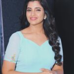 Shyamala Instagram - @syamalaofficial When Mrs. Syamala is hosting, everyone enjoys it because of her infectious smile. Not only is she a charming host, but she's also a brilliant actress, showcasing her talent in movies. 💕 #filmcombat #syamala #host #anchor #tollywood #eaglemovieevent #celeb #actress #celebrity #cute #smile