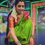 Shyamala Instagram – అందరికి శ్రీ క్రోధి నామ సంవత్సర ఉగాది శుభాకాంక్షలు 🙏 #happyugaadi 😊
Saree:@saradasarees1959wholesale_shop
Jewellery:neelias_official
Styled:@_thepriyankanarayan_