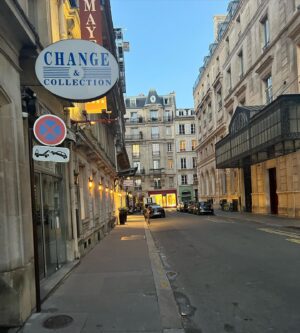Sierra Capri Instagram - J’adore Paris 🤍