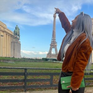 Sierra Capri Instagram - J’adore Paris 🤍