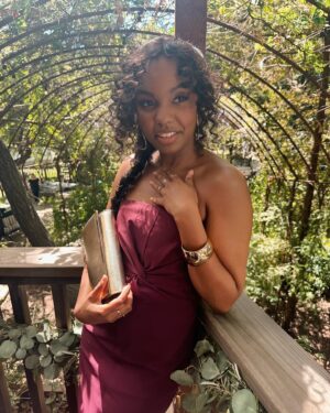 Sierra McClain Instagram - Happy Season 4 Finale Day, y’all. 💐 @911lonestar tonight at 8/7c on @foxtv. 
Can you hear the wedding bells?.. 💍 #911lonestar #season4