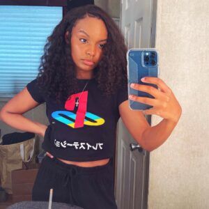 Sierra McClain Instagram - I rarely take photos but.. Grace wanted to say hi. And that she can’t wait to see y’all tomorrow. We are still on for 9pm tomorrow night, right?.. @911lonestar @foxtv 💫