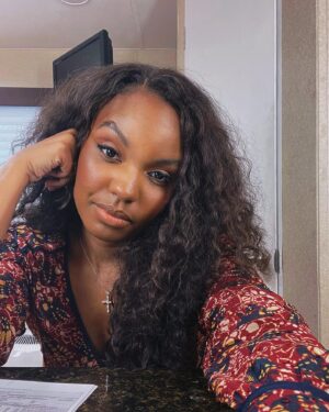 Sierra McClain Instagram - Hi. So.. @911lonestar is back on @foxtv tonight at 8/7c. Is it a date? 🌹
Cool. See y’all then.. 💫