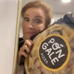 Sigrid Alegría Instagram - @pongalepizza Deliciosa! Pizza casera hecha con amorcito. Para el día que tú quieras. Delivery #masamadre #pizzacasera