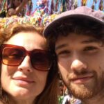 Sigrid Alegría Instagram - Hijo,… Tu primer disco!!! Aún se le dice así? 🤷‍♀️ @_pckt_ Es un gran día,… es un gran logro,… eres un gran artista,… eres una gran persona! Aunque te llamen Pocket 😊 Hermoso trabajo que parieron junto al Emi @emilianohachee Chochera y admiración por ustedes. Viva la tozudez y la valentía. Les abrazo y agradezco esta sensación. 🧡 Pueden escucharlo pinchando en mis historias 😜