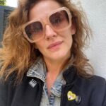 Sigrid Alegría Instagram - Viernes 13, mañana un eclipse, ya no sé qué ponerme y espero que no llueva, porque no tengo paraguas. (Lo presté y nunca volvió. Igual que los libros.) Buen finde.