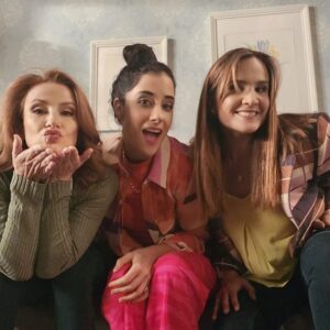 Sigrid Alegría Instagram - Las quiero @elisazulue @clape11 Gracias por tanto 🧡