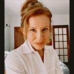 Sigrid Alegría Instagram - 2024,…. No te esperaré aquí,… juntémonos en la mitad. 👊☺️ Besos