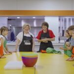 Silvia Abril Instagram - i s’acaba una altre temporada de la recepta perduda i marxo amb el cor plè de bons records i de bones persones, amb l’ànima plena. Feliç i orgullosa per l’equip q hem creat i la feina q s’ha fet i MOLT AGRAÏDA a tots els i les protagonistes dels nostres capítols, de veritat, no em cansaré MAI de dir-vos : GRÀCIES, GRÀCIES PER LA VOSTRA INFINITA GENEROSITAT. I GRÀCIES TAMBÉ A @la2_tve per la confiança , a @sidecarmediatv per parir un projecte tan bonic i al meu equip de @cramtalent per acompanyar-me en aquesta aventura tan preciosa. Gràcies a tots i fins ara!!!