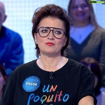 Silvia Abril Instagram - Aquí va un recopilatorio de mi paso en @pasapalabra 💙🥰🥰 No me lo pude pasar mejor, un equipo maravilloso, gracias por la experiencia @robertolealg ¿ cuándo vuelvo? La próxima me toca el rosco 😂😂😂