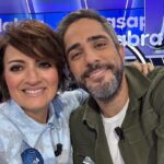 Silvia Abril Instagram – Aquí va un recopilatorio de mi paso en
@pasapalabra 💙🥰🥰
No me lo pude pasar mejor, un equipo maravilloso, gracias por la experiencia @robertolealg ¿ cuándo vuelvo? La próxima me toca el rosco 😂😂😂