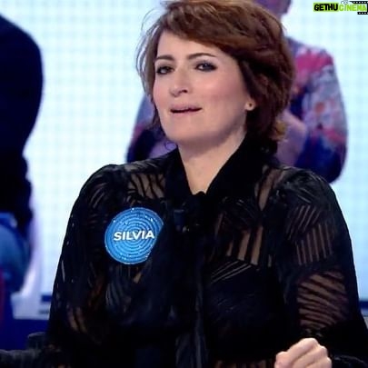 Silvia Abril Instagram - Aquí va un recopilatorio de mi paso en @pasapalabra 💙🥰🥰 No me lo pude pasar mejor, un equipo maravilloso, gracias por la experiencia @robertolealg ¿ cuándo vuelvo? La próxima me toca el rosco 😂😂😂