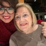 Silvia Abril Instagram - Aquí la MADRE y todo el séquito de madres al q tú has dado luz, gracias MAMA por todo , gracias y más gracias por darnos la vida y enseñarnos a ser la mejor versión de tí. Mujer tierna, amorosa, divertida, fuerte y flexible, alegre y mandona, bondadosa y generosa. Eres INSPIRACIÓN y TE AMOOOOOO aunque no te llame cada día, TE AMO!!!! FELIZ DÍA DE LA MADRE, MAMA!!! Y este año con una madre más en la família!!! BENVINGUDA @meritxell_abril !