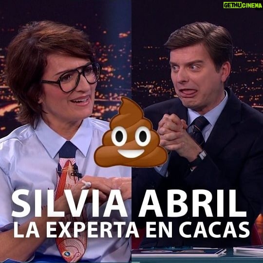 Silvia Abril Instagram - 💩 #LateXou trajo el pasado el lunes a toda una institución en asuntos fecales, la genialisíma @silviabril, para ayudarnos a entender las señales que nos envían nuestras aguas mayores. Gracias, Silvia 🫶🏻✨ 🤷🏻♀️Y tú, AMIGA que no te has visto todavía en #LateXou con @marcgiro_ en la app y en la web de #rtveplay 📲 www.rtve.es/play ✨ ¿a qué esperas? ✨✨✨✨✨✨✨ #marcgiró #silviaabril 💩🫶🏻