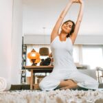 Silvina Luna Instagram - *El yoga tiene como objetivo lograr plena consciencia en cualquier cosa que se haga*⁣ B.K.S IYENGAR⁣ ⁣ Plena consciencia es estar conectado, es el famoso aquí y ahora. El famoso propósito.. ⁣ ⁣ Es ahí cuando todo se aquieta y podemos escuchar nuestra voz interna. Cuando escuchamos nuestra voz el camino se hace más fácil ✨
