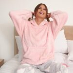 Silvina Luna Instagram - #felizmartes ¿1,2,3 o 4? 🤗 Llegó el frescor y estoy 24/7 con mi pijama @ramatbleu 🥶😂 ¿Alguien más en la misma? . . 📸 @samuelganembeauty
