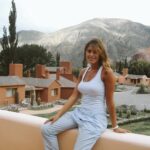 Silvina Luna Instagram – Mi hobby en mis años de viajera fue fotografiar paisajes y momentos. Capturar aquello que me emocionaba e inspiraba. Ahora me animo y de a poco les voy a ir compartiendo!⁣
⁣
Tuve la suerte de viajar a muchos rincones de nuestra querida Argentina. Acá les dejo una del cerro de los 7 colores, Purmamarca, Jujuy.⁣
Lugar soñado no solo por sus maravillosas postales sino por su pueblo, por la calidez de las personas que viven ahí. ⁣
Fui hace 14 años aprox y fue el último viaje que hice con mi mama Roxana. Me habia invitado Marley a grabar un programa de juegos y ella me acompañó con su dulzura y amorosidad..⁣⁣
⁣

Si pudieras viajar a cualquier parte del mundo ahora mismo, donde irías?

⁣